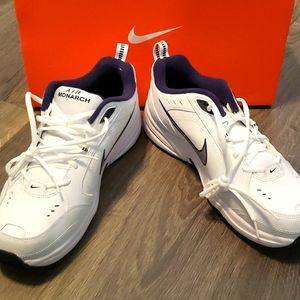 NIKE Air Monarch IV Men's size 11 Wide 4E